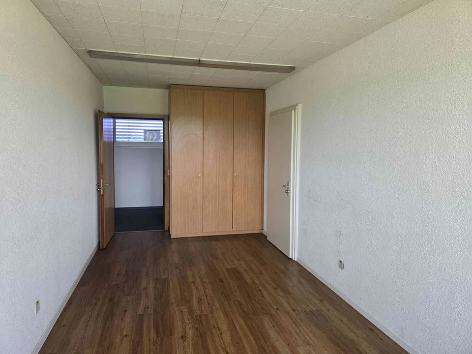COMMERCIAL A LOUER AU 2EME ETAGE + PLACE DE PARC