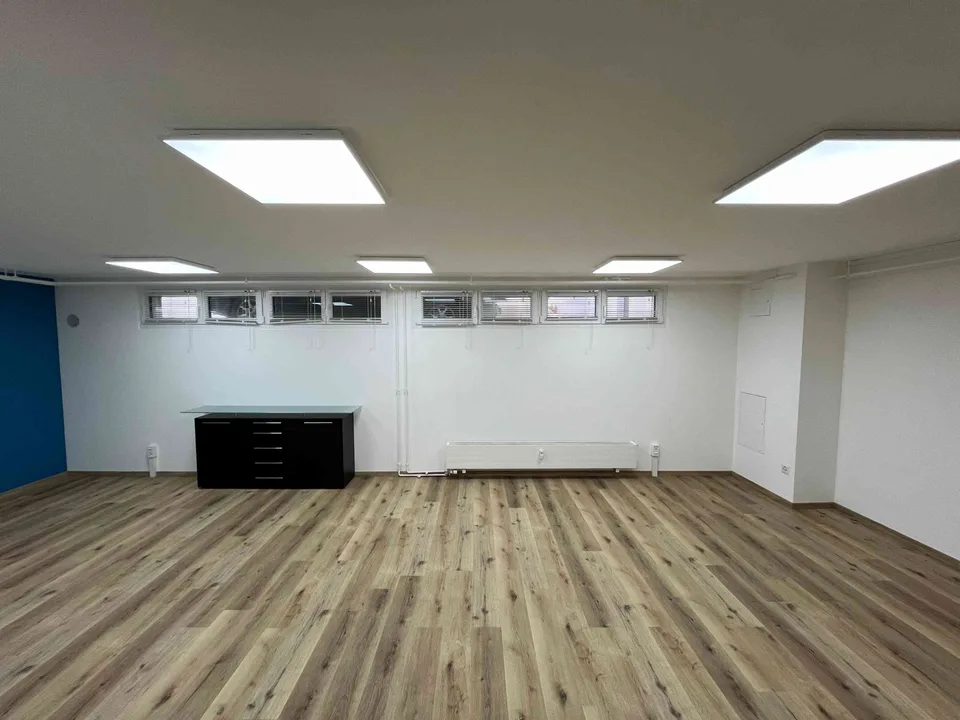 À louer : Bureau moderne et lumineux à Nyon – 40m²