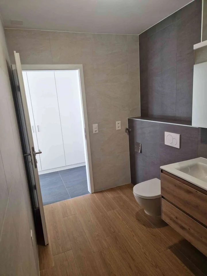 Appartement de 2.5 pièces au 1er étage d'une construction neuve