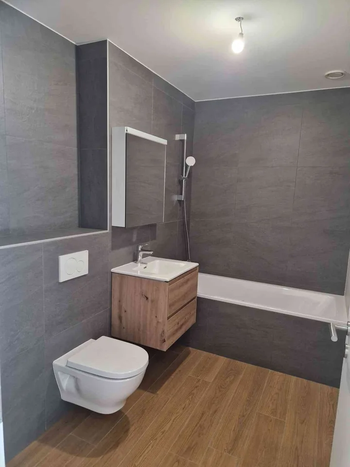 Appartement de 2.5 pièces au 1er étage d'une construction neuve