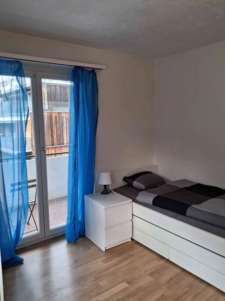 Room in shared flat incl. furniture, electricity and internet - in the heart of Visp
