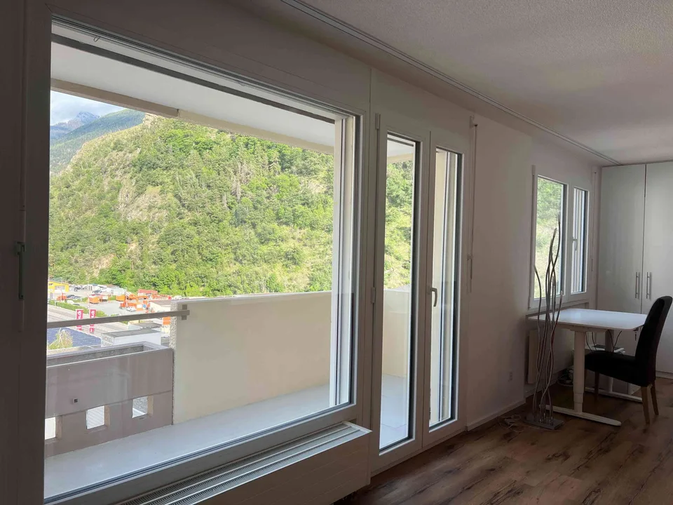 Möbliertes 1.5-Zimmer Studio mit Ausblick auf Alpen