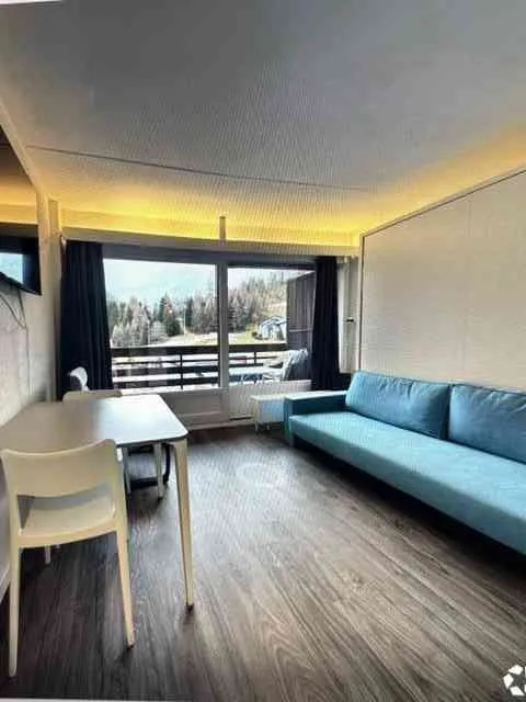 Studio meublé à louer à l’année