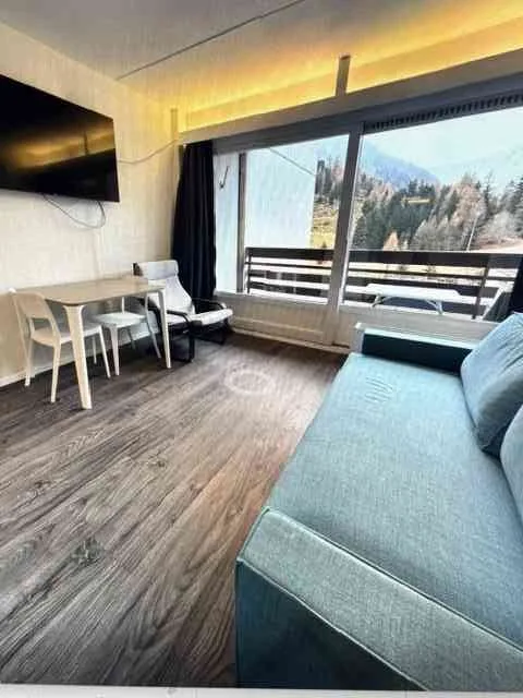Studio meublé à louer à l’année