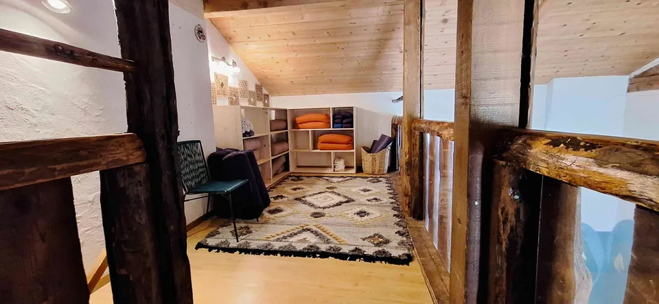 Studio de yoga chaleureux