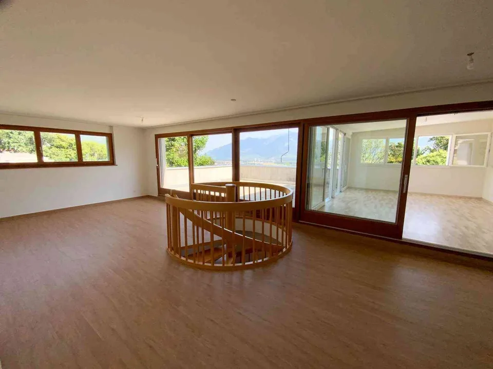 Villa en terrasse avec vue magnifique, rénovations terminées