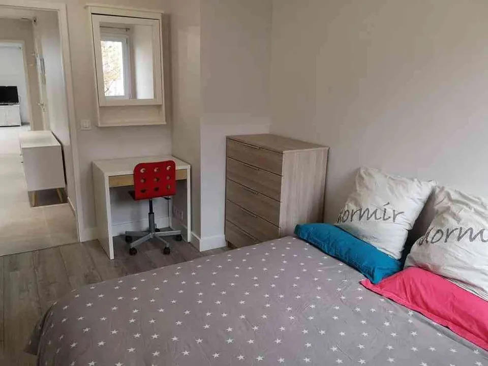 Appartement 3 pièces rénové de 70 m² avec terrasse – Thônex