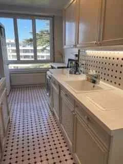 Lovely Eaux-Vives Apartment