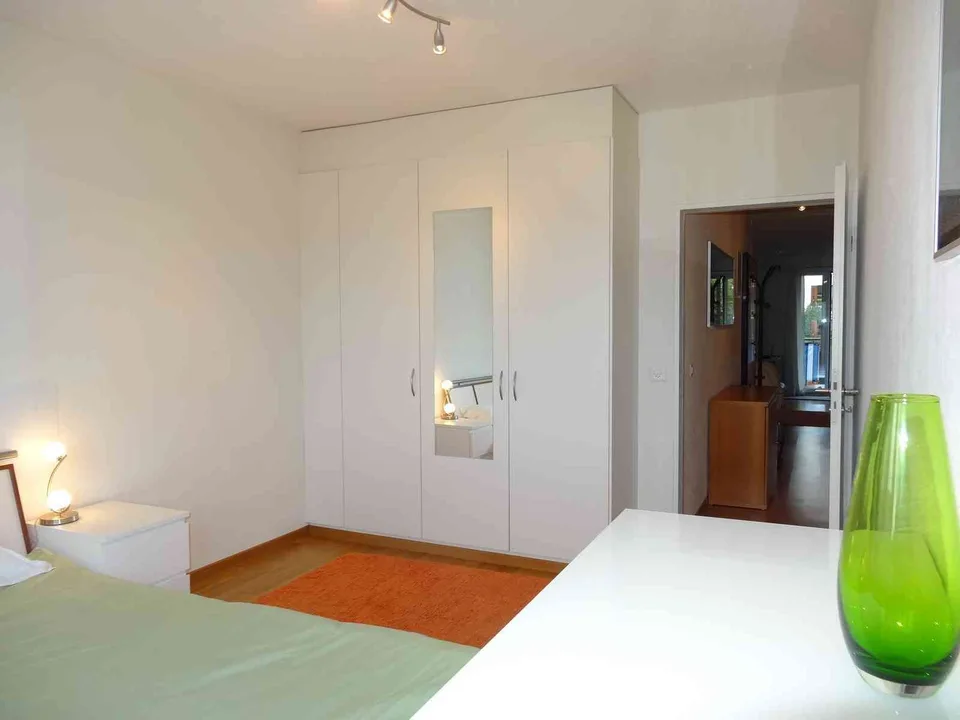 Modern furnished flat 4.5 rooms in Geneva center, easy access to all