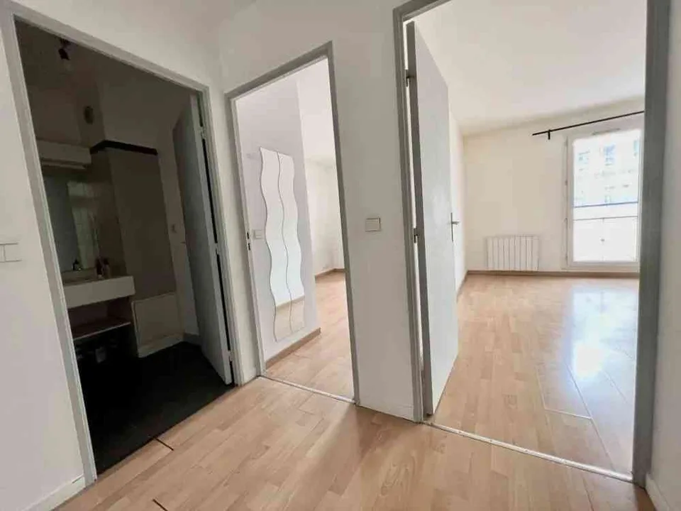 Appartement 2,5 pièces de 47 m² avec parking et cave – Genève Centre