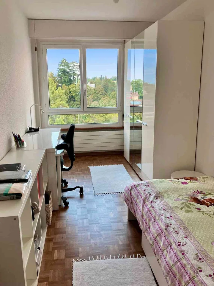Chambre meublée à louer dans appartement de 95 m2