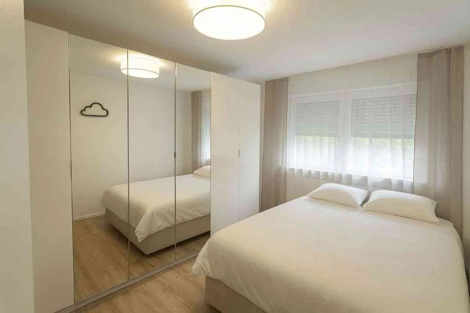Appartement élégant et entièrement meublé, idéalement situé.