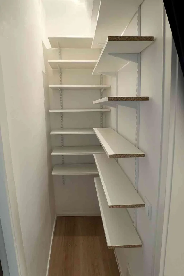Appartement élégant et entièrement meublé, idéalement situé.