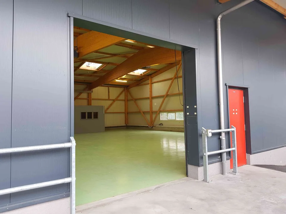 A LOUER - LOCAL COMMERCIAL OU DE STOCKAGE