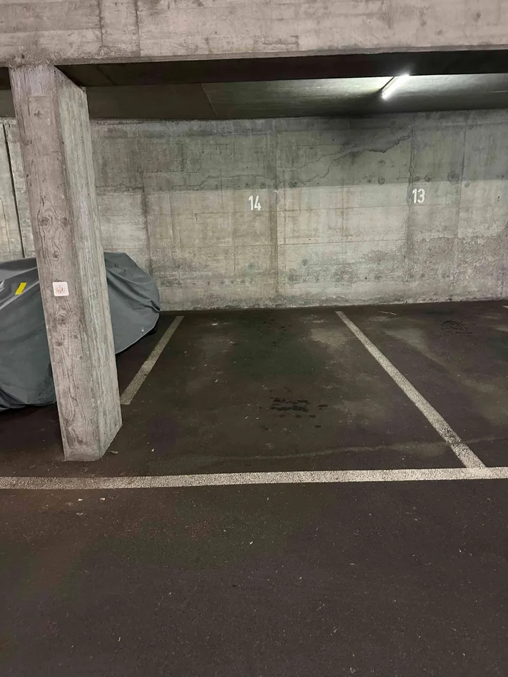 Place de parking couverte, rue du grand verger 6