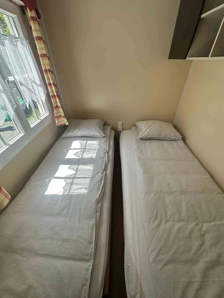 Charmant mobil-home. À louer à la semaine toute l’année.