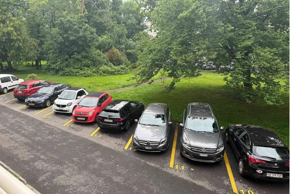 Place de parking extérieure à louer – Rue du Vidollet 16, 1202 Genève