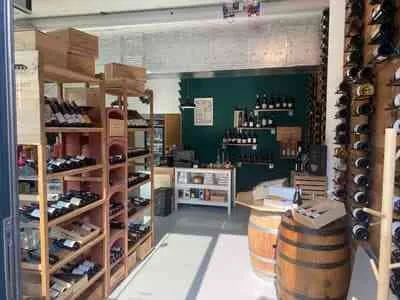 Arcade Commerciale 95m2 - Locale Stockage 92m2 - Place de Parking