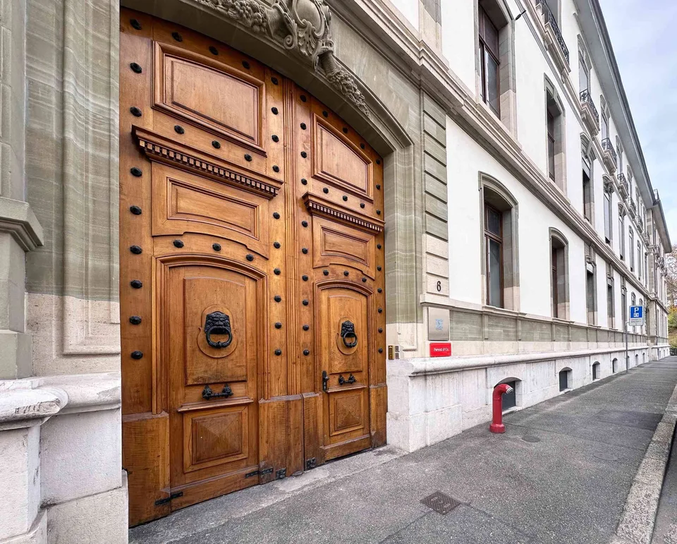 Collocation Bureau 196m2 quartier Eglise Russe