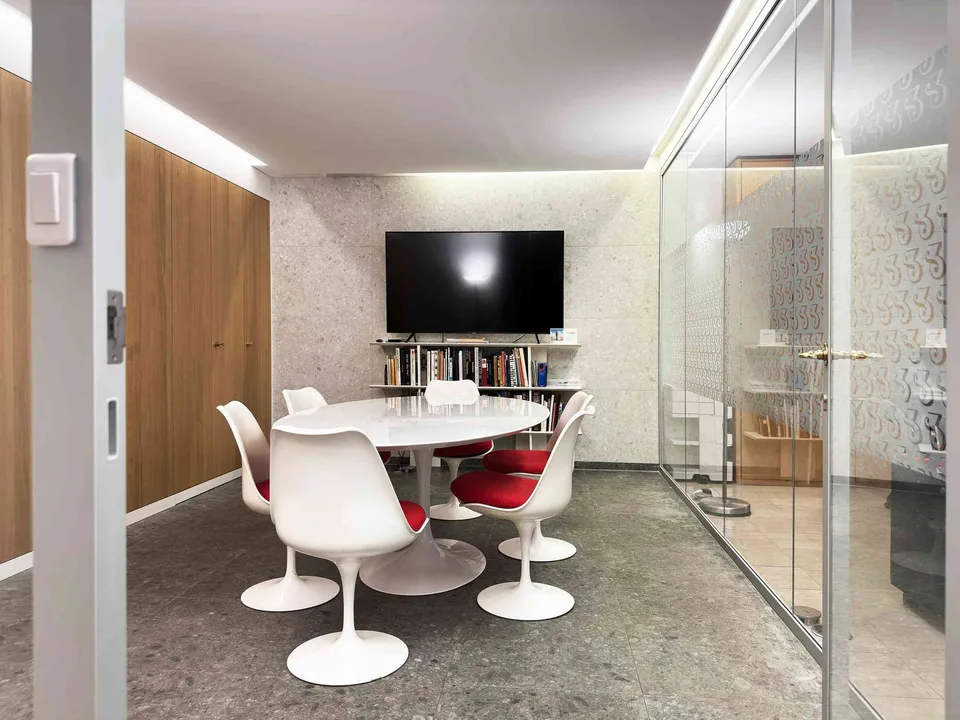 Collocation Bureau 196m2 quartier Eglise Russe