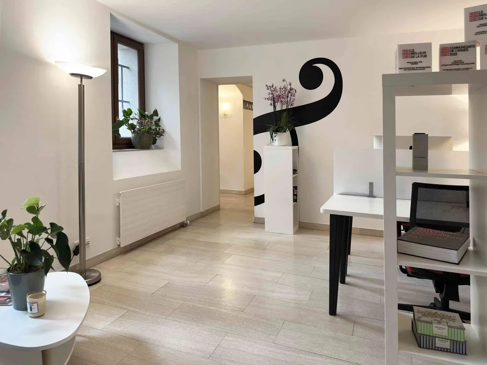 Collocation Bureau 196m2 quartier Eglise Russe
