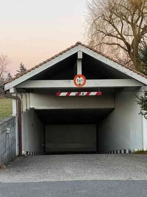 Place de parking à louer – Idéale et sécurisée !