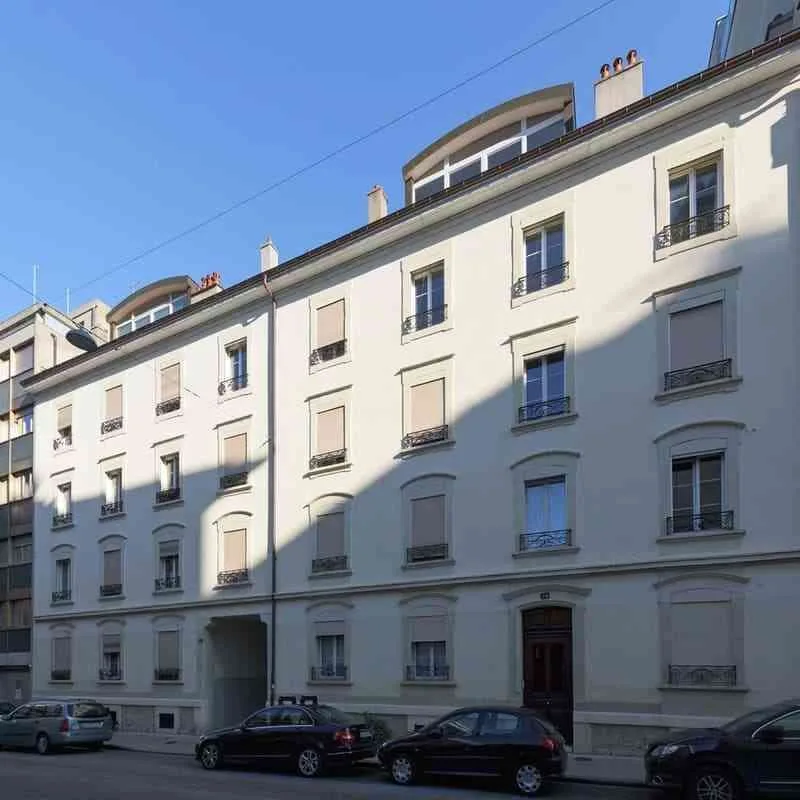 Eaux-Vives : Places de parc extérieure
