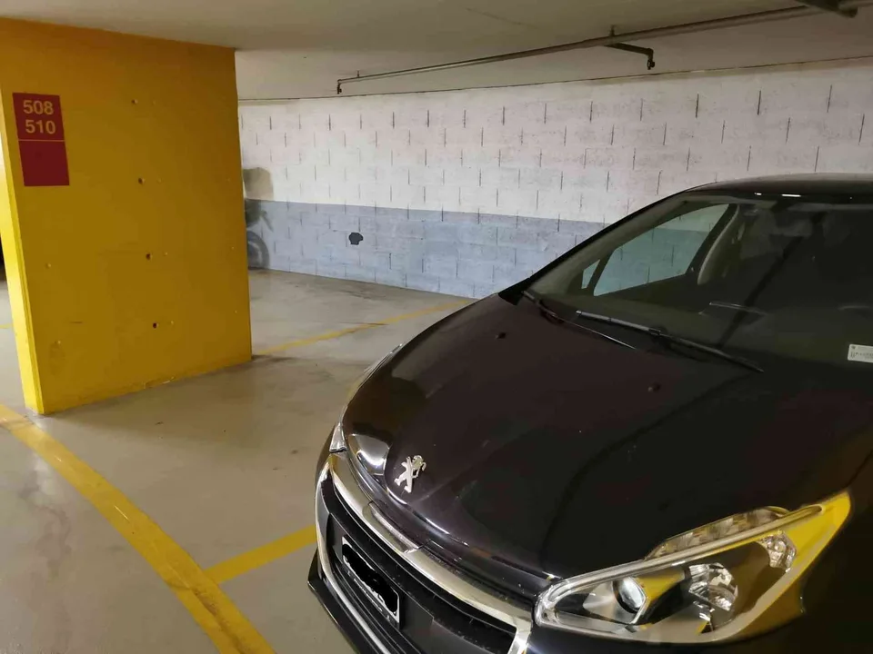 Place de Parking Intérieur Eaux-Vives