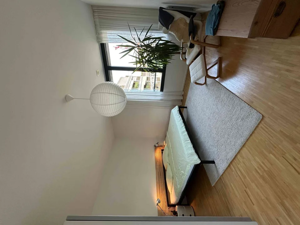 Helle 4.5-Zimmer-Wohnung mit Loggia und idealer, zentraler Lage.