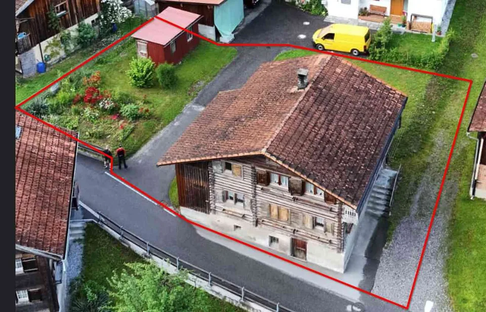 Freistehendes Einfamilienhaus mit Ausbaupotenzial: