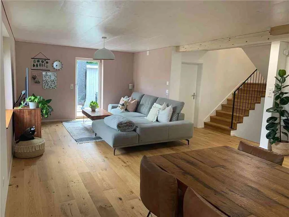 Freistehendes 5.5-Zimmer-Einfamilienhaus mit Garage
