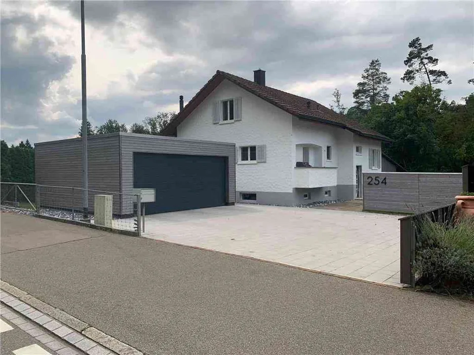 Freistehendes 5.5-Zimmer-Einfamilienhaus mit Garage