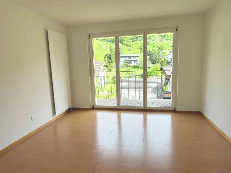 Einfamilienhaus mit grosser Garage an unverbaubarer Aussichtslage – foto 7 di 10