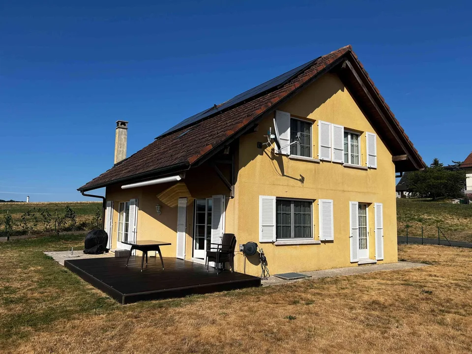 Villa individuelle rénovée de 5,5 pièces à Eclagnens