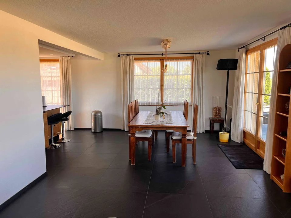 Villa individuelle rénovée de 5,5 pièces à Eclagnens