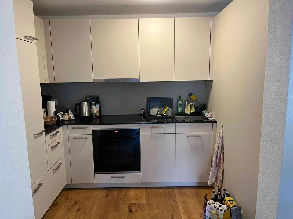 Helle 2.5-Zimmer-Attikawohnung mit großer Dachterrasse