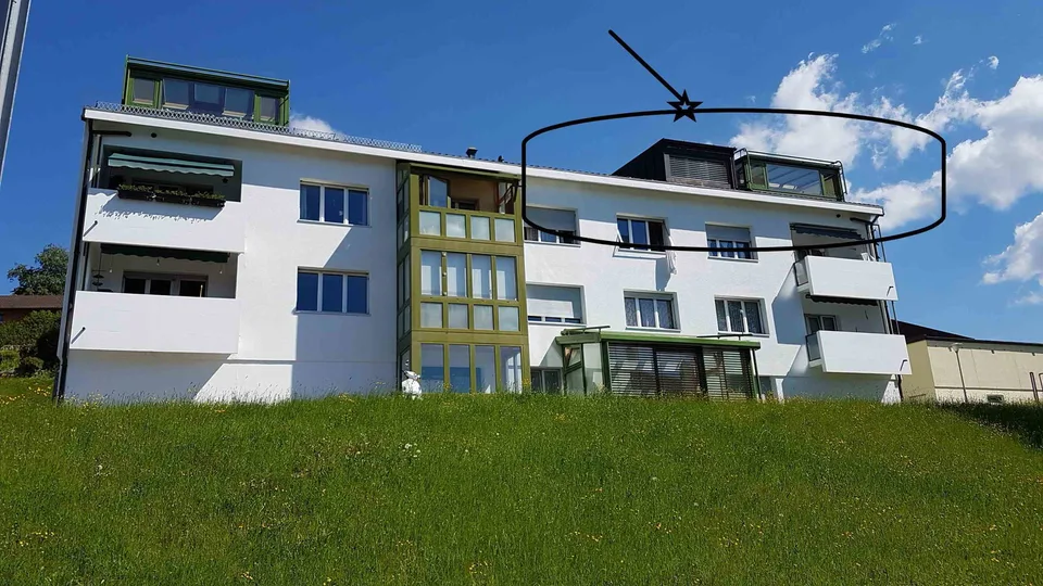 Tolle Dachwohnung mit Aussicht