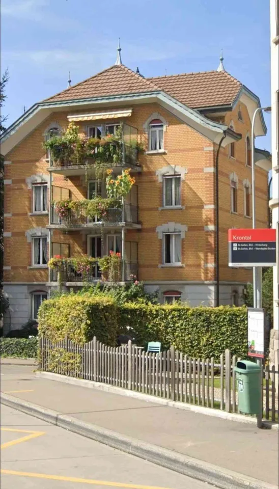 4.5 Zi. Jugendstilwohnung mit Balkon