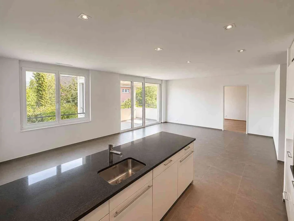 Exklusive Minergie-2½-Zimmer-Wohnung mit grossem Sonnenbalkon