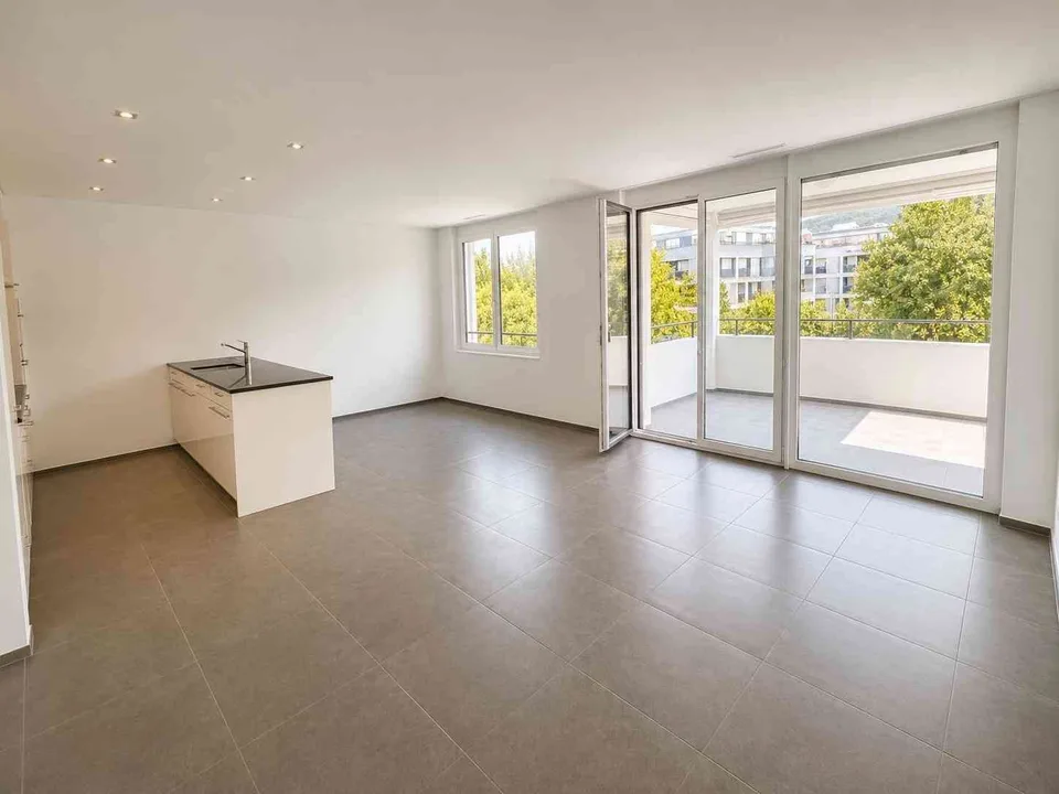 Exklusive Minergie-2½-Zimmer-Wohnung mit grossem Sonnenbalkon
