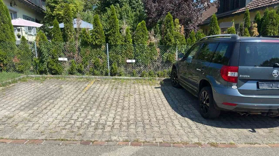 Aussenparkplatz Brüelstrasse 15 in Pfyn