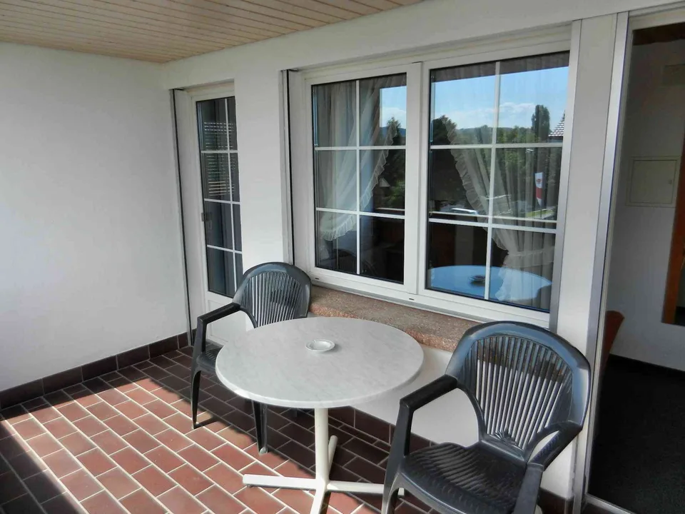 Möbliertes Studio mit Balkon und Seesicht