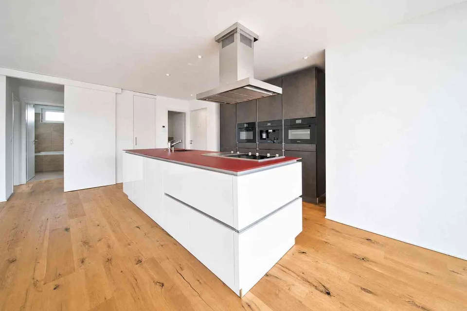 EXKLUSIVE 2.5-ZIMMER-WOHNUNG MIT GROSSER TERRASSE UND RHEINBLICK