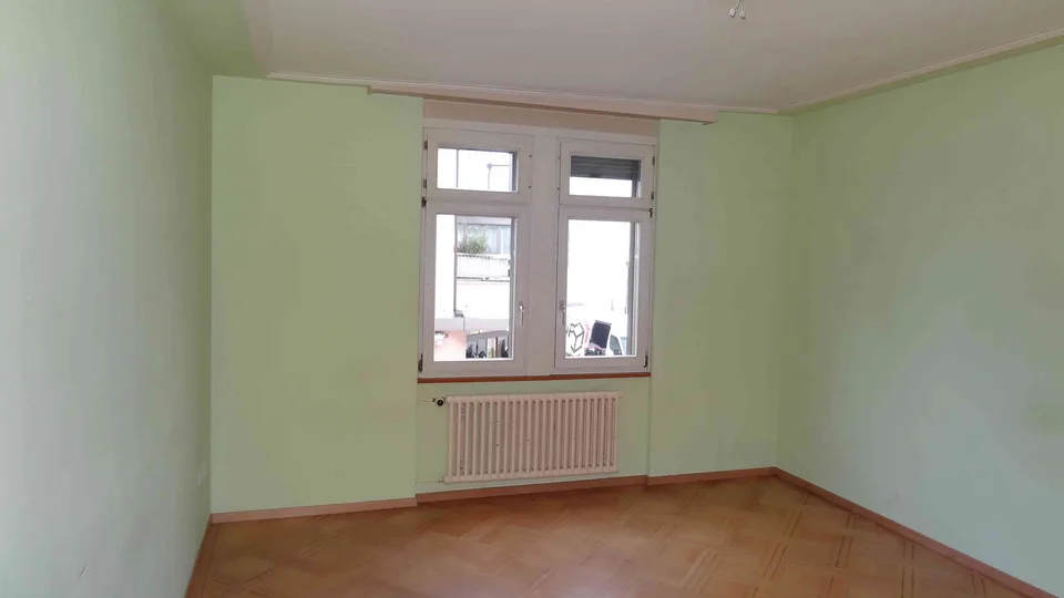 Renovierte Altwohnung zentral mit Charme