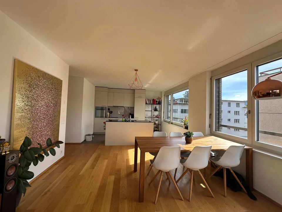 Helles 16 m² WG-Zimmer in moderner 3.5-Zimmer-Wohnung
