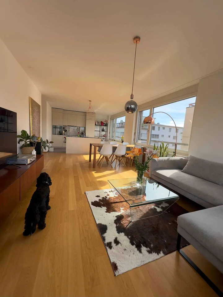 Helles 16 m² WG-Zimmer in moderner 3.5-Zimmer-Wohnung