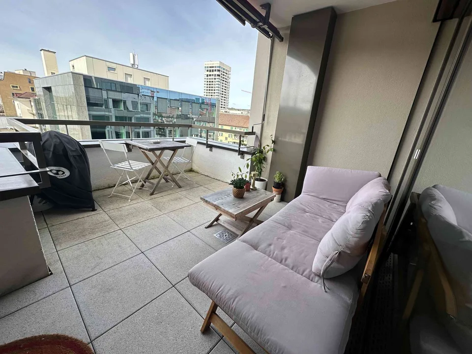 Helles 16 m² WG-Zimmer in moderner 3.5-Zimmer-Wohnung