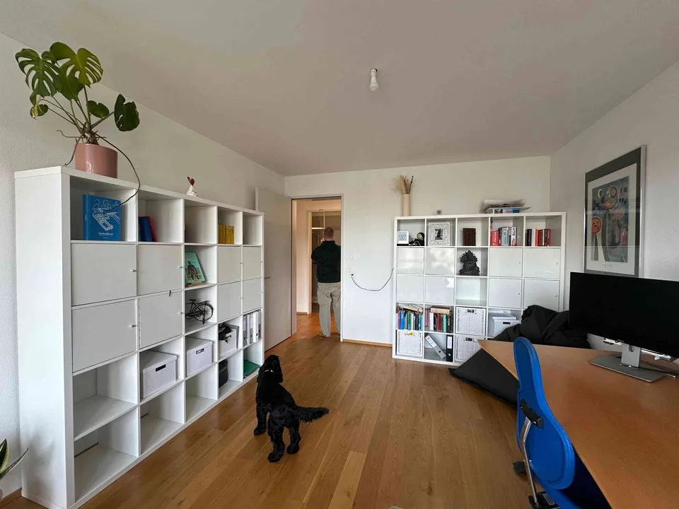Helles 16 m² WG-Zimmer in moderner 3.5-Zimmer-Wohnung