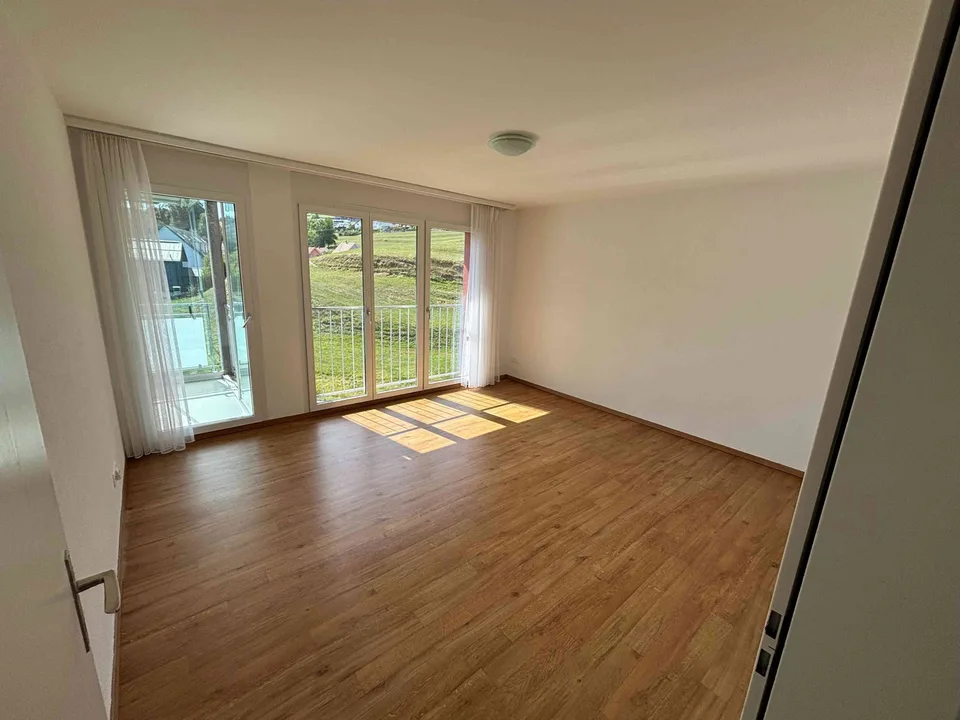 Attraktive 3,5 Zimmer Wohnung mit Sauna