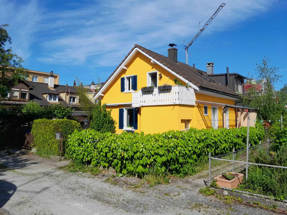 Möbliertes 4-Zimmer-Doppeleinfamilienhaus (befristet bis 28.02.27)